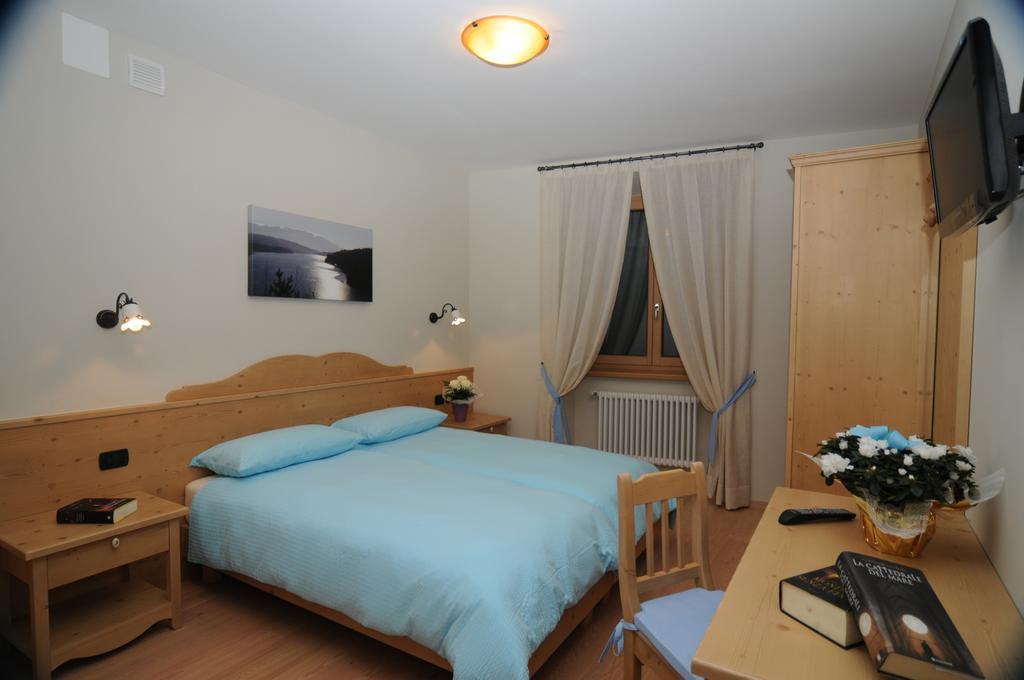 Vila Agritur Primo Sole Cles Pokoj fotografie