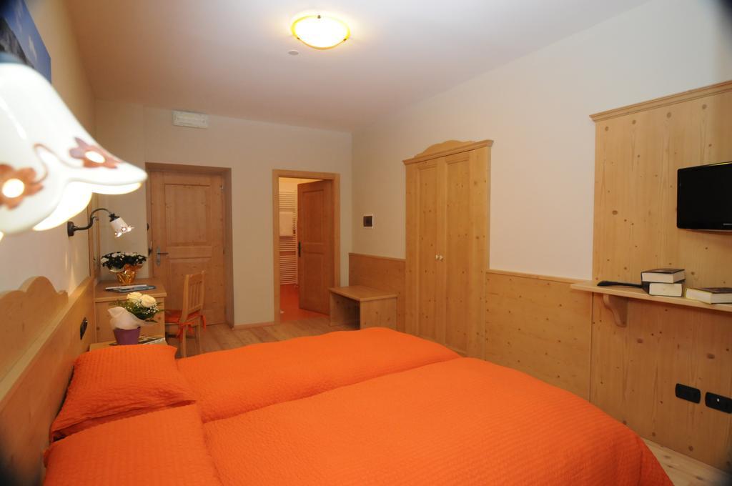Vila Agritur Primo Sole Cles Pokoj fotografie