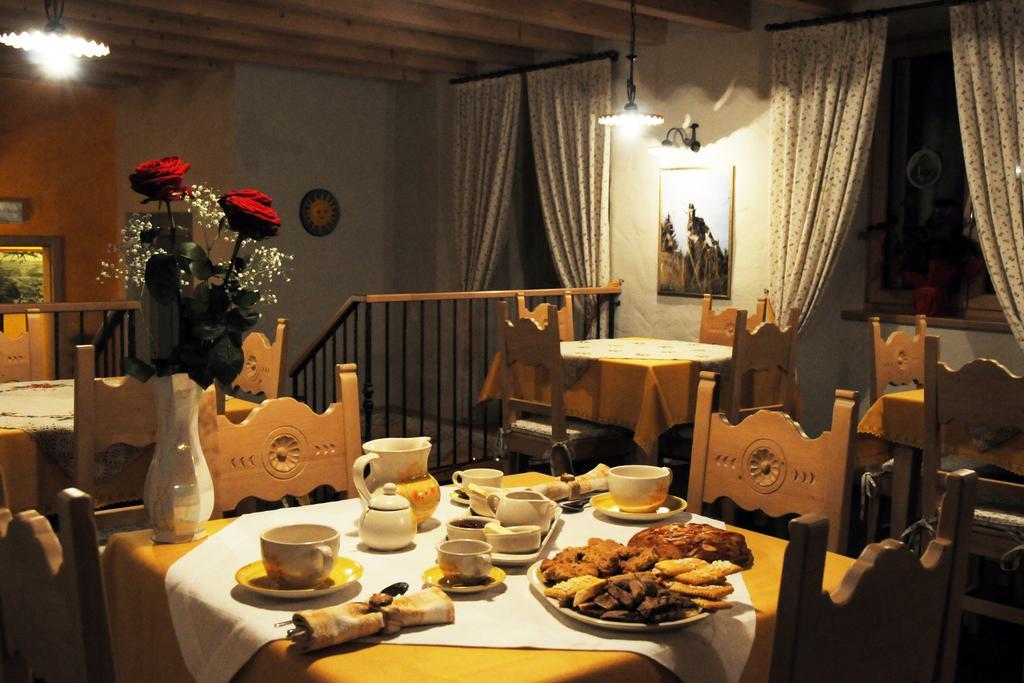 Vila Agritur Primo Sole Cles Exteriér fotografie